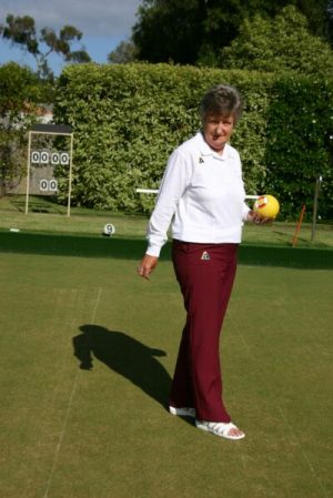 domino-ladies-pants-maroon